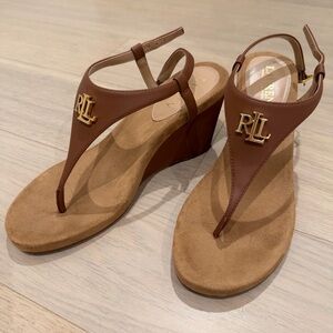 NEVER WORN Ralph Lauren Tan Wedge Jeannie Sandals Size 9